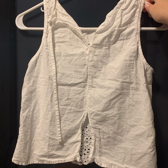 White shirt - Picture 2 of 3